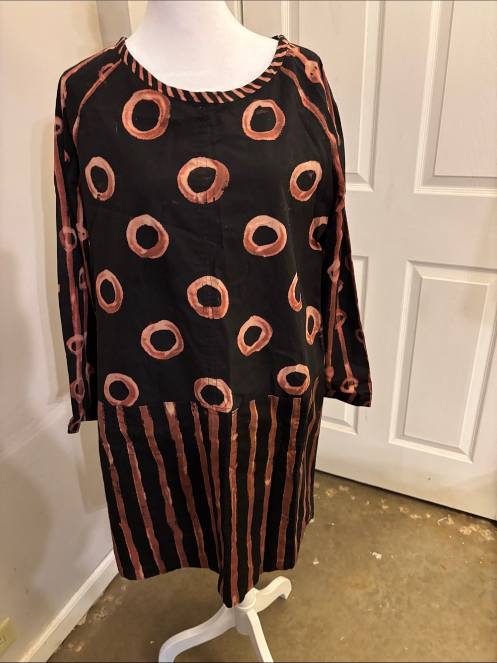 Black and Rust Patterned Long-Sleeve Shift Dress